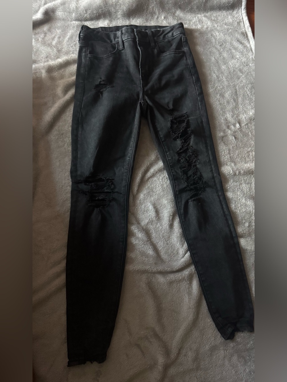 Women's Black Distressed Skinny Jeans